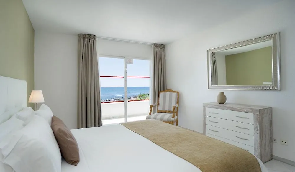 فندق Miraflores Beach & Country Club ميخاس